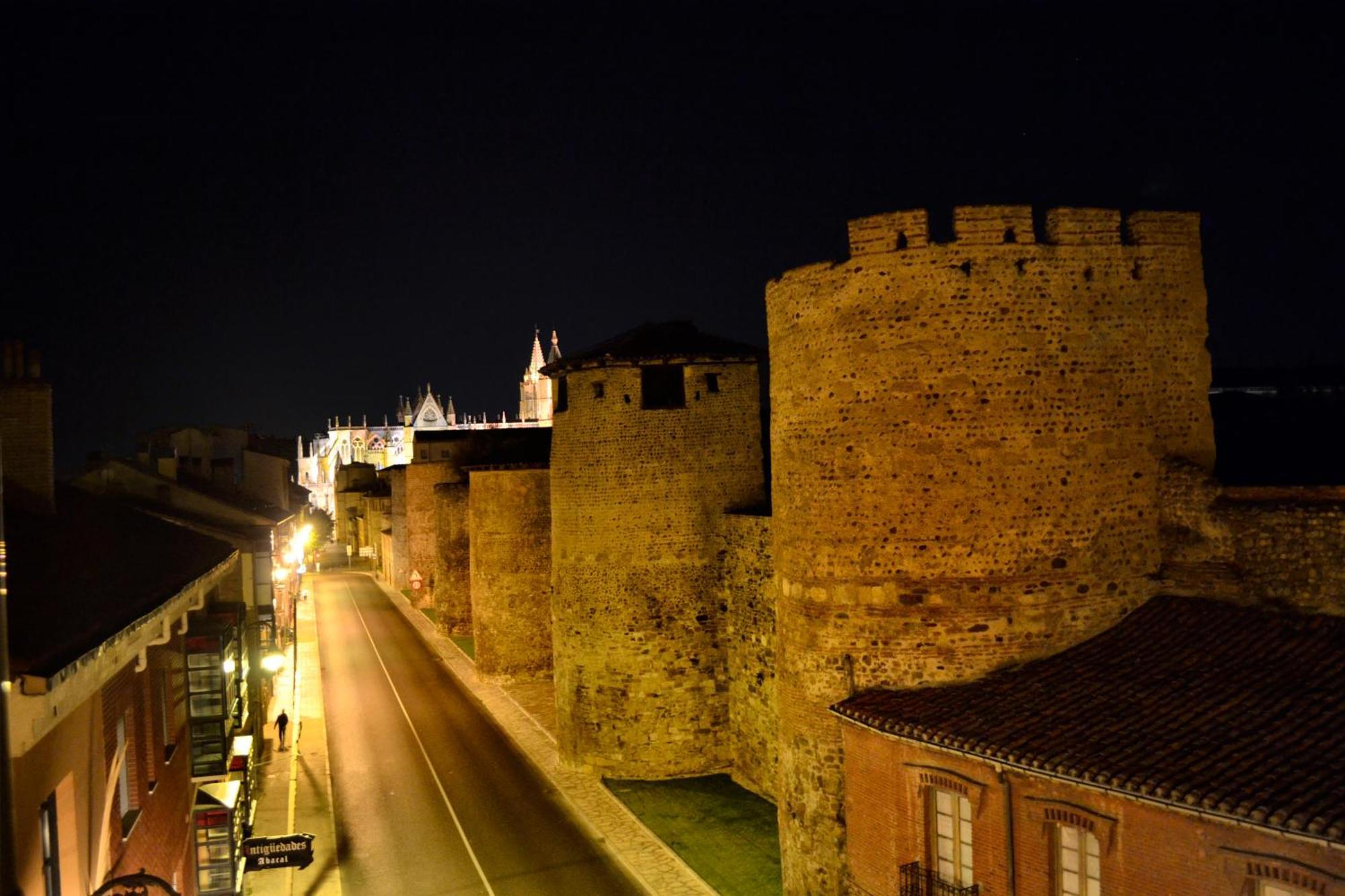 Apartamento La Muralla - Leonapartamentos المظهر الخارجي الصورة