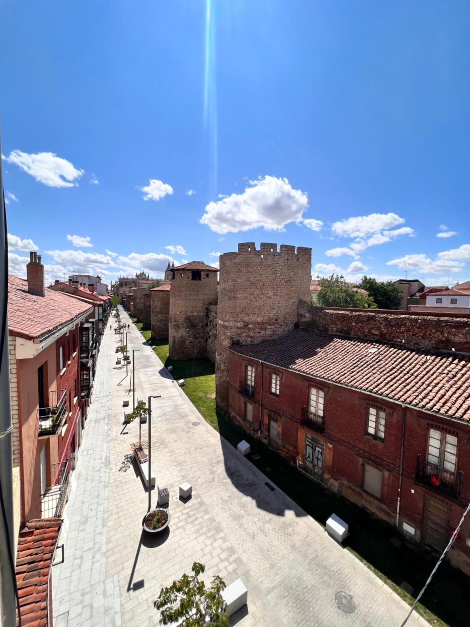 Apartamento La Muralla - Leonapartamentos المظهر الخارجي الصورة